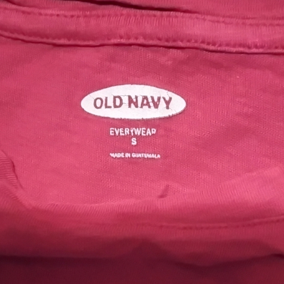 Old Navy Burgundy Graphic Tee - Picture 3 of 3